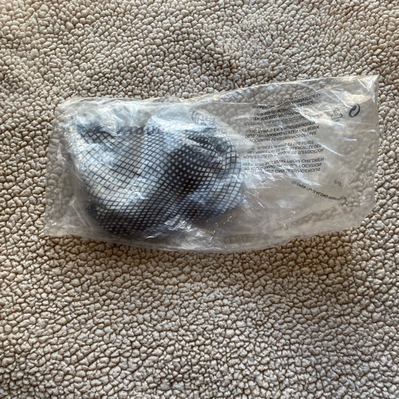 Ego- Choker Detail Mono Print Crop Top, SIZE: US 4, UK 8 - Picture 5 of 5